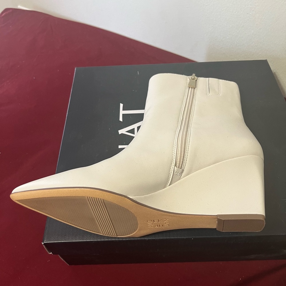 BRAND NEW Naturalizer Dario boots in Satin Pearl. Size 8.5 M US. Winter white!!!